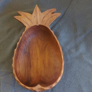 Pineapple Wood Serving Bowl.